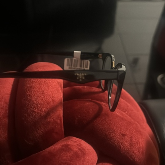 Prada blk frame with gold trim. - Picture 4 of 4